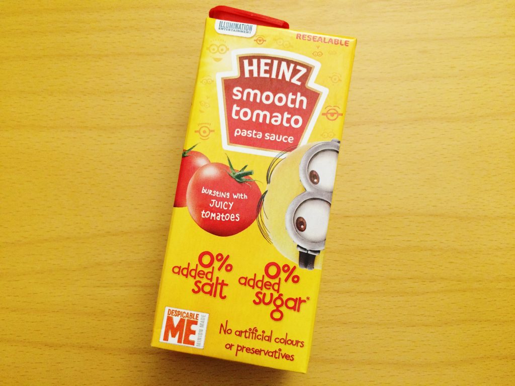 Heinz Smooth tomato sauce with 0 sugars and 0 salt - Excellent taste combined with the previous pasta shapes... minions away!