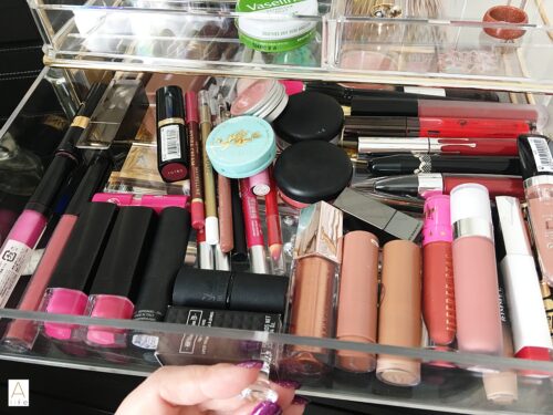 makeup organizer lipsticks