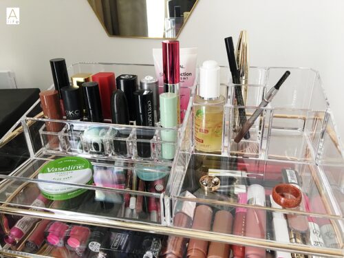 makeup organizer