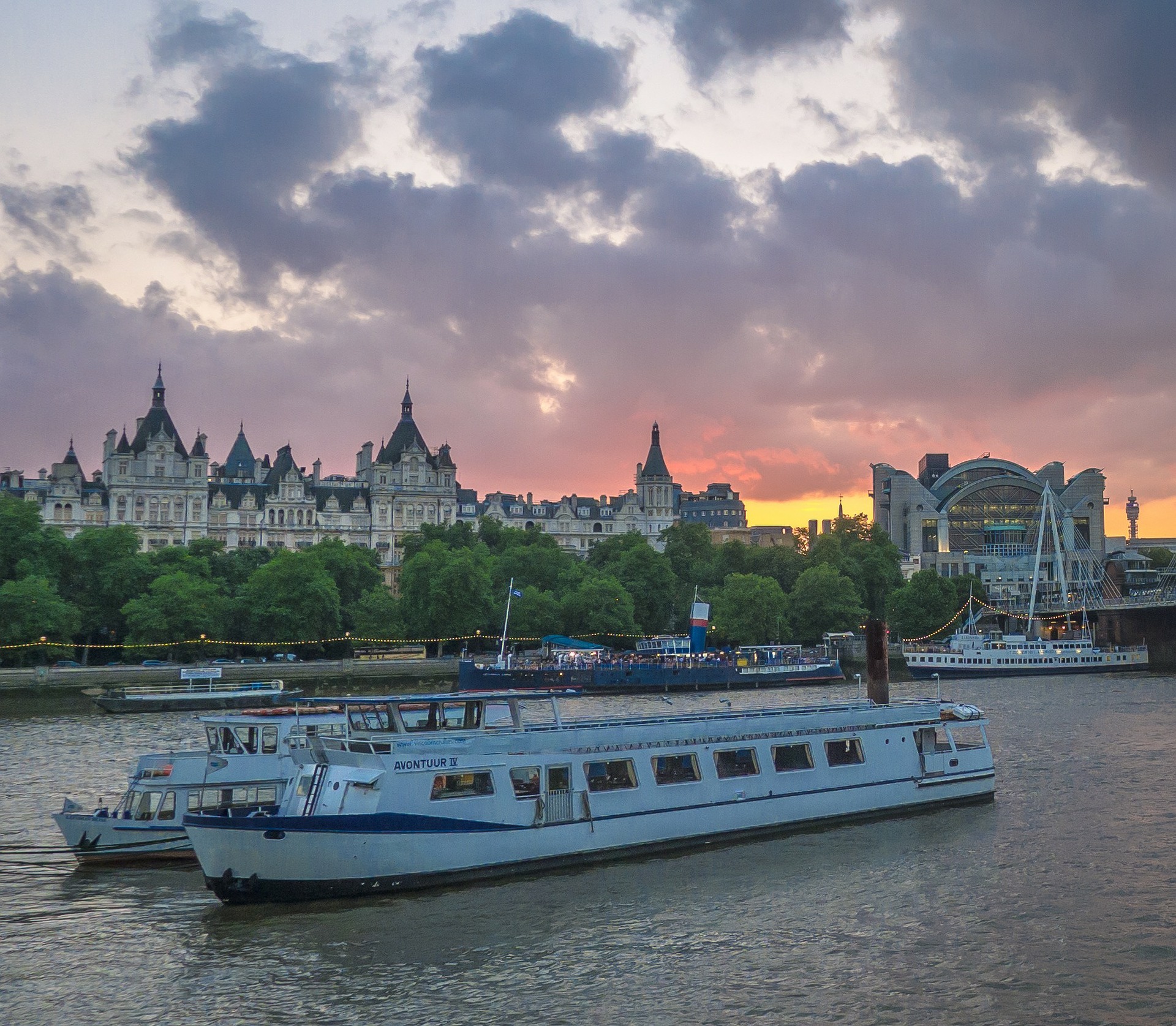 thames river boat cruise london