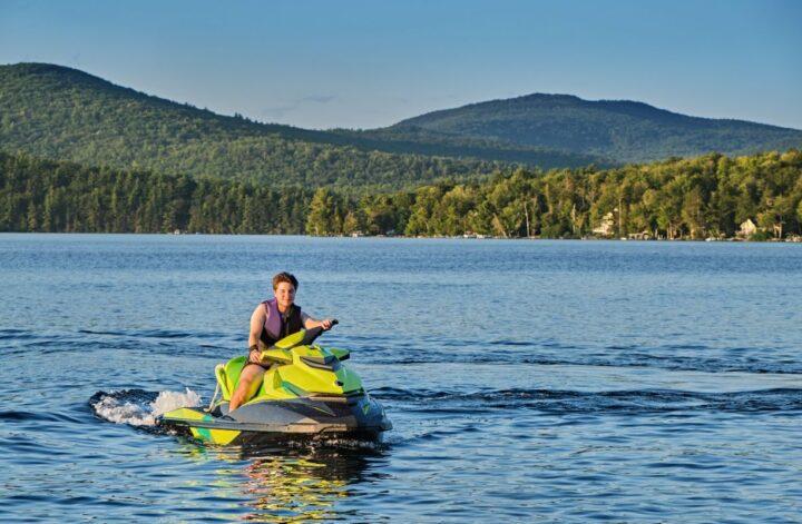 Mistakes You Should Avoid When Jet Skiing This Summer